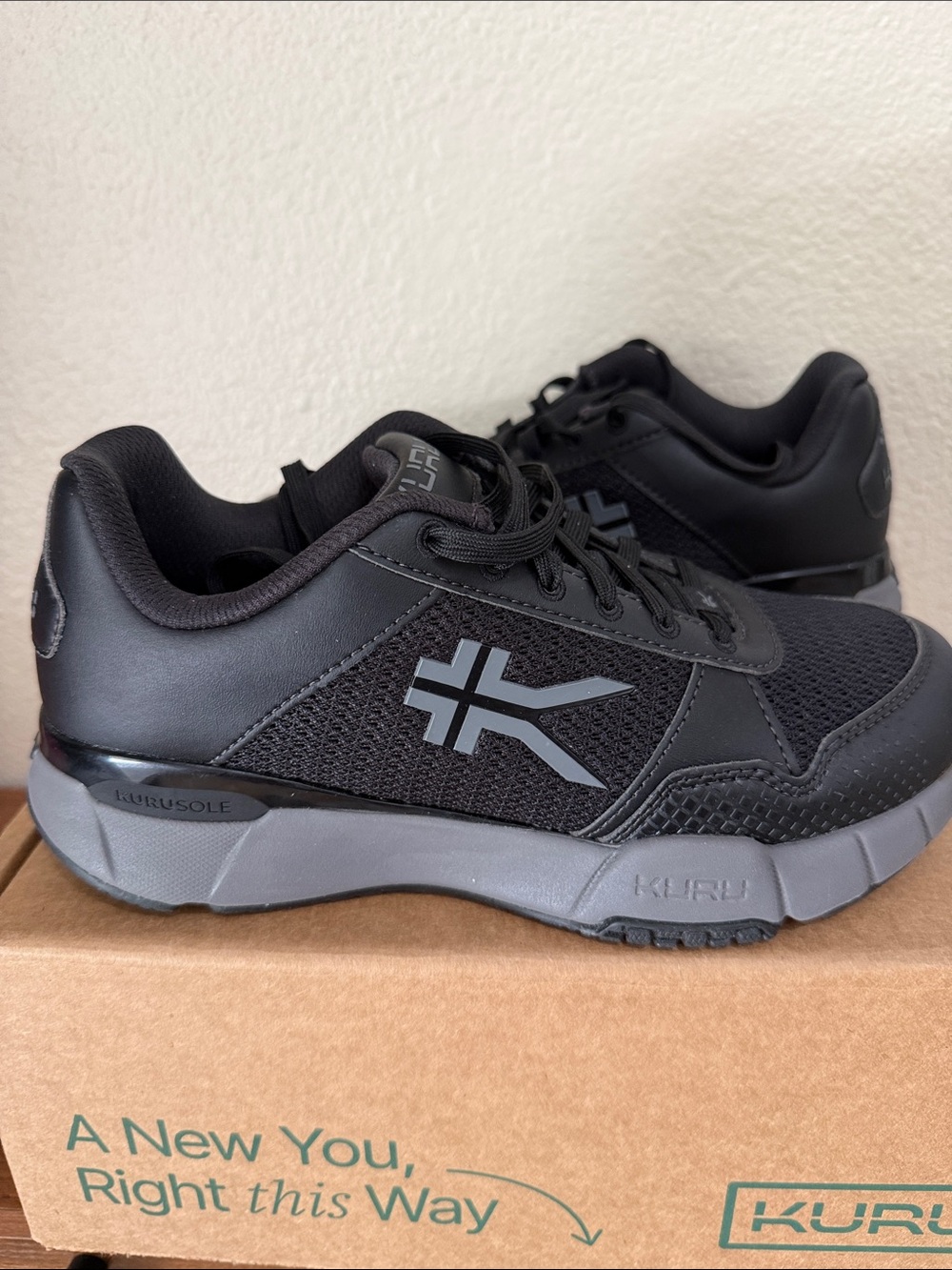 KURU Size 7.5 Women’s Quantum 2.0 Sneakers Jet Black Slate Gray New In Box